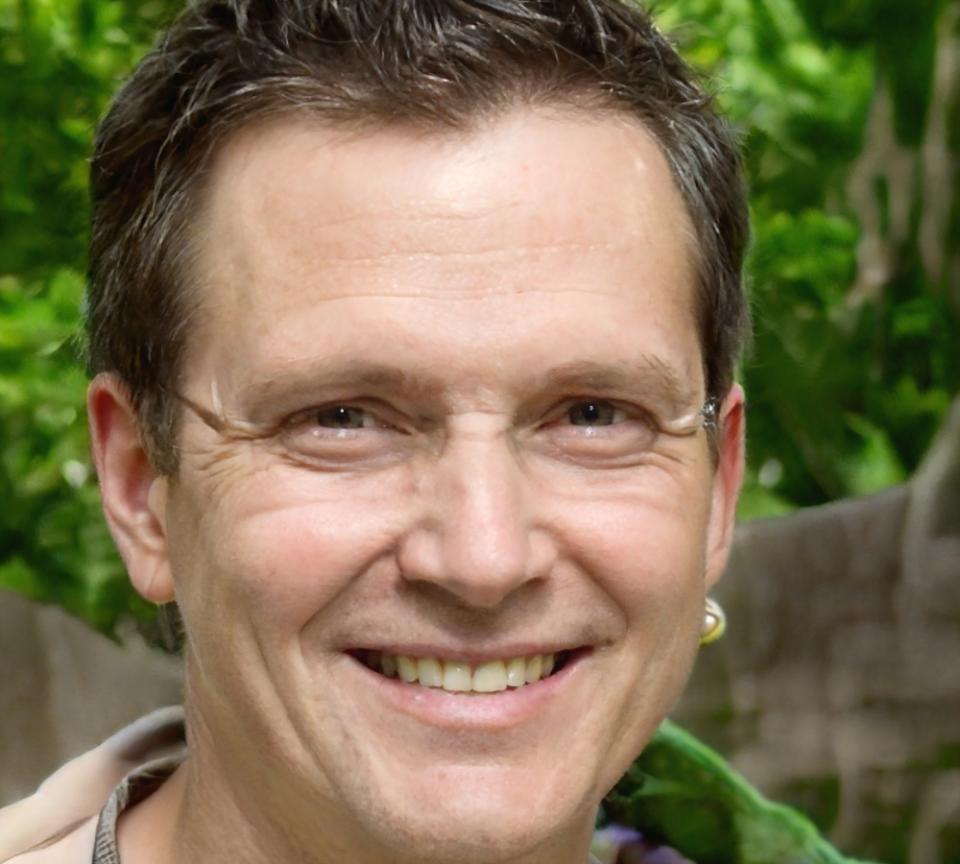 Mentore che supporta studente durante progetto